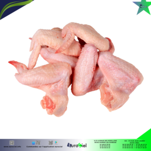 Ailes de poulet congelées en vrac, prêtes à être cuisinées.